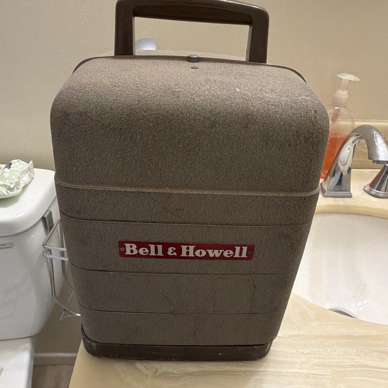 Bell & Howell 254-RS 16mm Movie Projector Projectors w/ Carrying Case