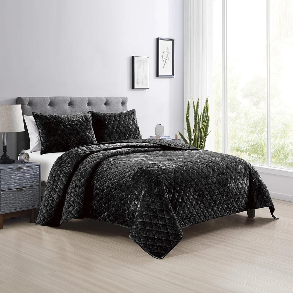 Lightweight Distressed Velvet Quilt Set for King Beds - Perfect for All Seasons - Image 4 of 4