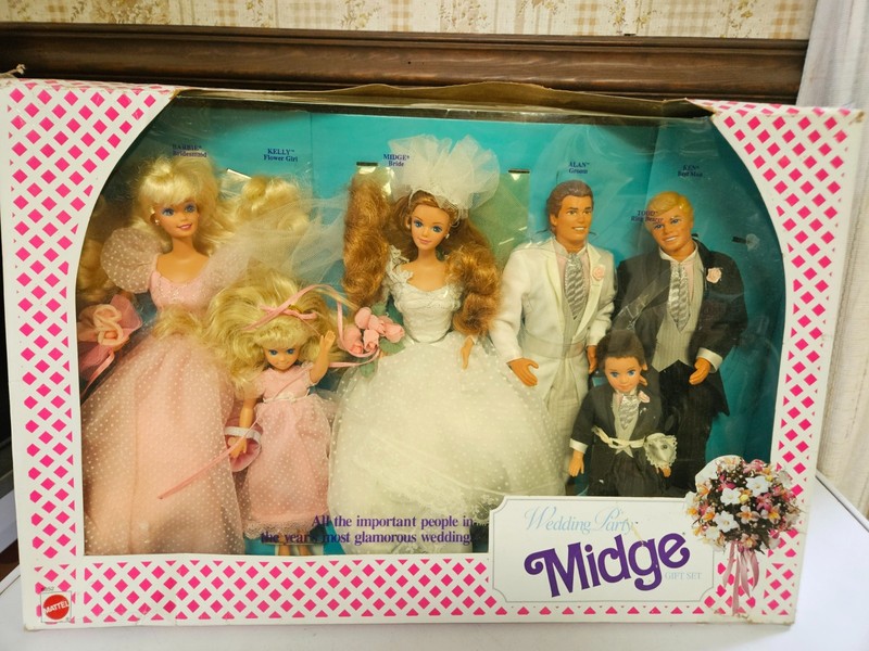 NRFB 1990 Midge Wedding Party Gift Set  6 Dolls  #9852  NRFB!!