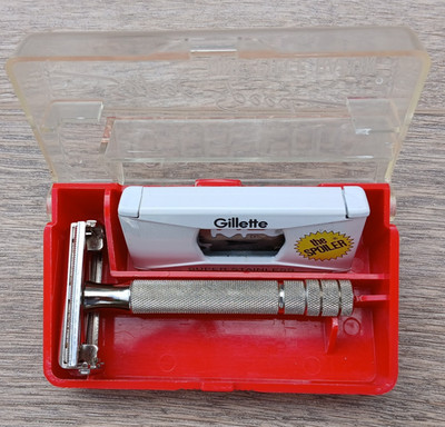 Gillette Super Speed Vintage Double Edge Safety Razor No Date Code with Case