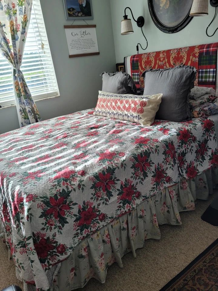 3 Piece Vibrant Christmas Poinsettia King Bedroom Comforter/2 Cases Set - Изображение 2 из 4