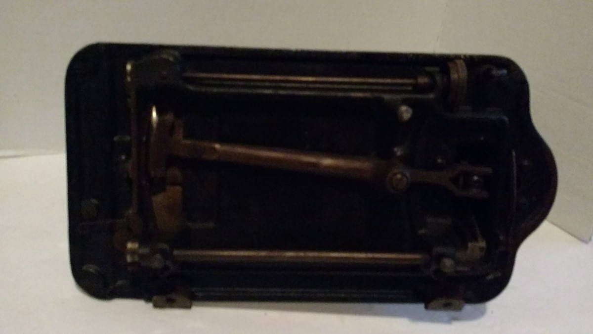 Vintage Antique White Sewing Machine 