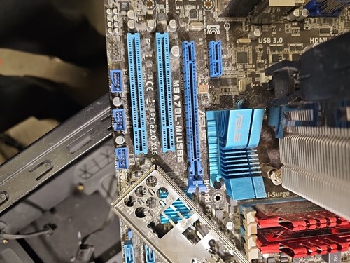 Asus M5A78L-M/USB3 Mainboard + AMD FX(tm)-8350 CPU + 8GB RAM + SHIELD + Kühlkörper - Bild 10 von 19