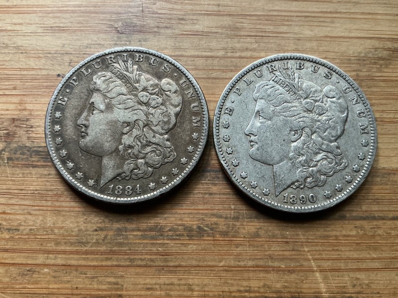 US Morgan Silver Dollars 2 coins circulated details Pre 1904 Lot F3