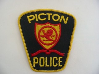 RARE OBSOLETE PATCH OF THE PICTON POLICE ONTARIO CANADA