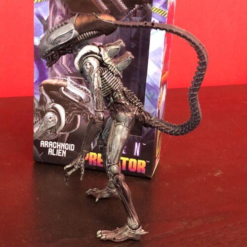 NECA Alien Vs Predator Arachnoid Alien Action Figure Authentic - Picture 3 of 9
