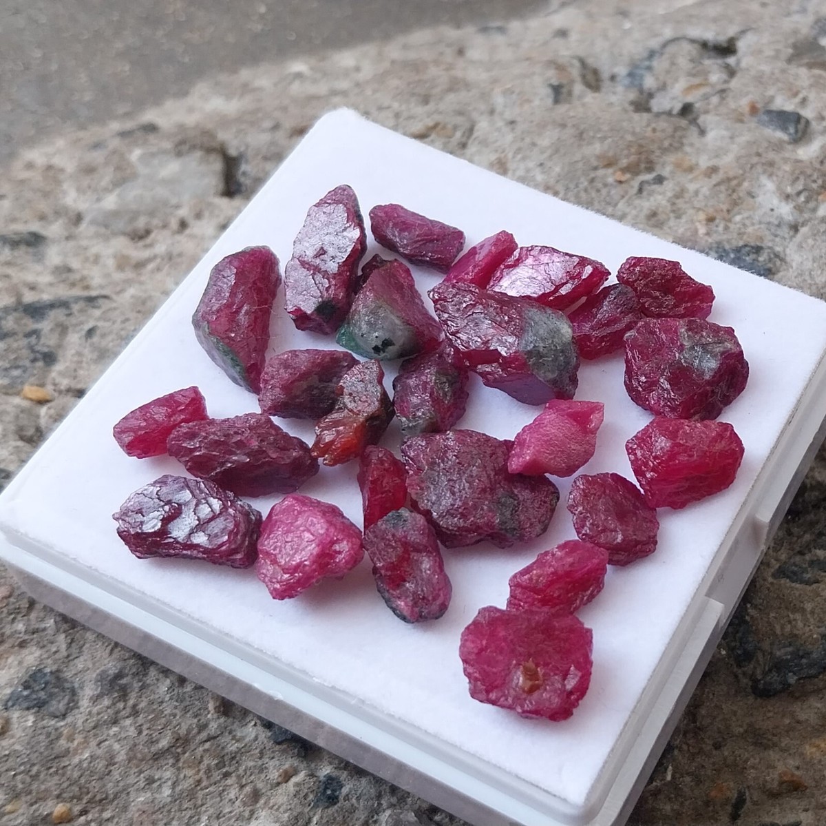 96 Ct 8 to 16 MM Natural Red Pink Color Ruby Raw Rough 25 Piece