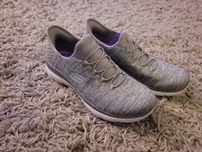 SKECHERS WOMEN'S SLIP-INS SUMMITS CASUAL SNEAKERS W8.5 