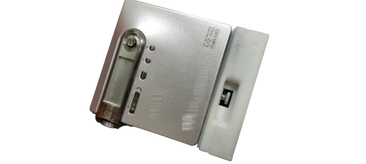SONY MDウォークマン MZ-N10 電池ケース付き SONY MDウォークマン MZ-N10 電池ケース付き - メルカリ