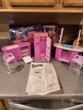 Vintage 1992 Barbie kitchen playset, Not A Complete Set