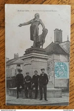 Arcis sur Aube - Statue du Conventionnel Danton - Commerce de Confections derriè