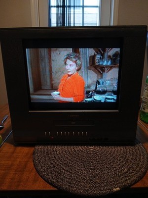 Toshiba MD14H63 14'' CRT TV DVD Combo Flat Screen Retro Gaming TV - No Remote