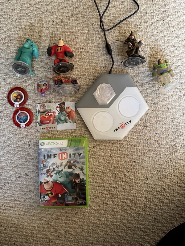 Disney Infiniti Xbox 360 - Game, Portal, 5 Characters, More