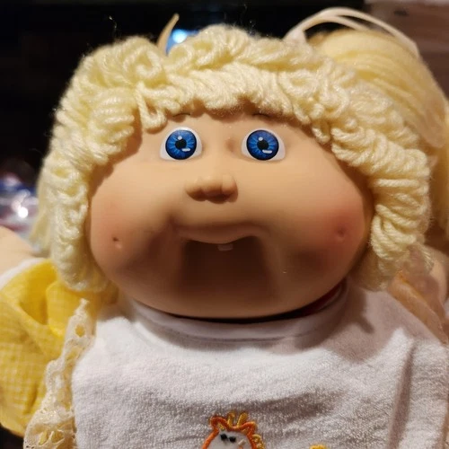 Vintage 1983 Cabbage Patch Kid Girl Doll - Blonde Hair, Blue Eyes 1 Tooth outfit