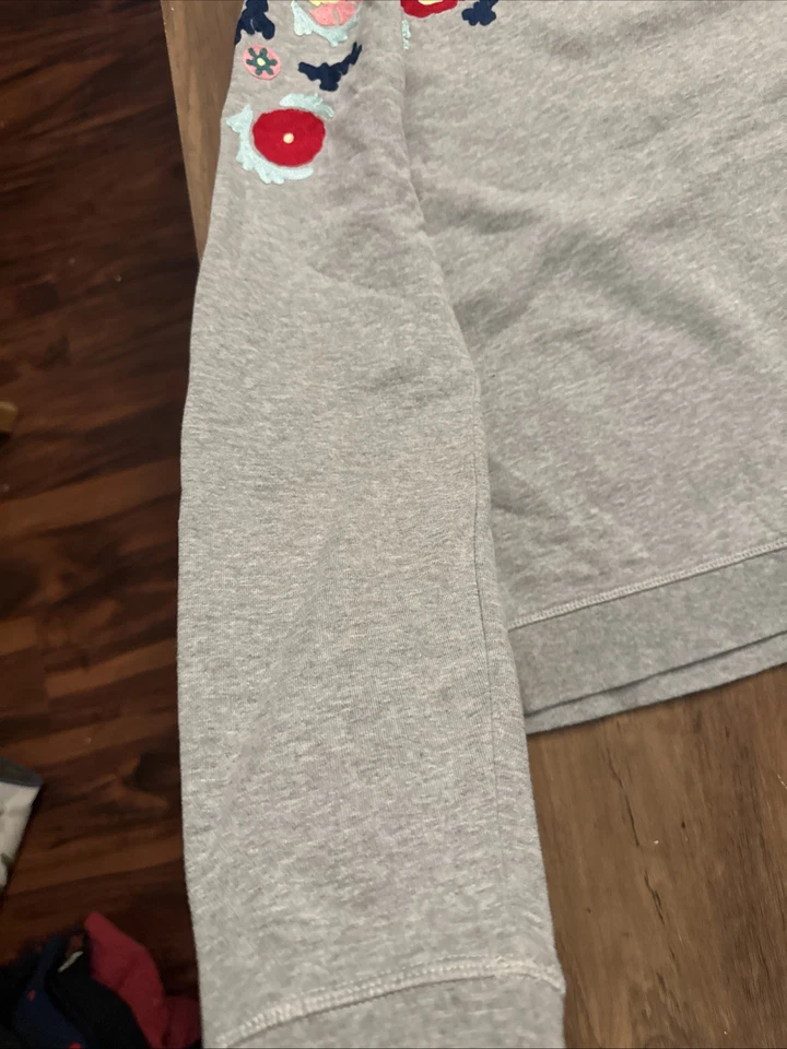 Moletom Pulôver Boden MÉDIO Cinza Bordado Gola Redonda BOHO Feminino - Imagem 4 de 4