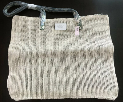 Sac Fourre-tout Vierge De Maquette Vide Rose Sur Fond Beige Clair 1409 4289