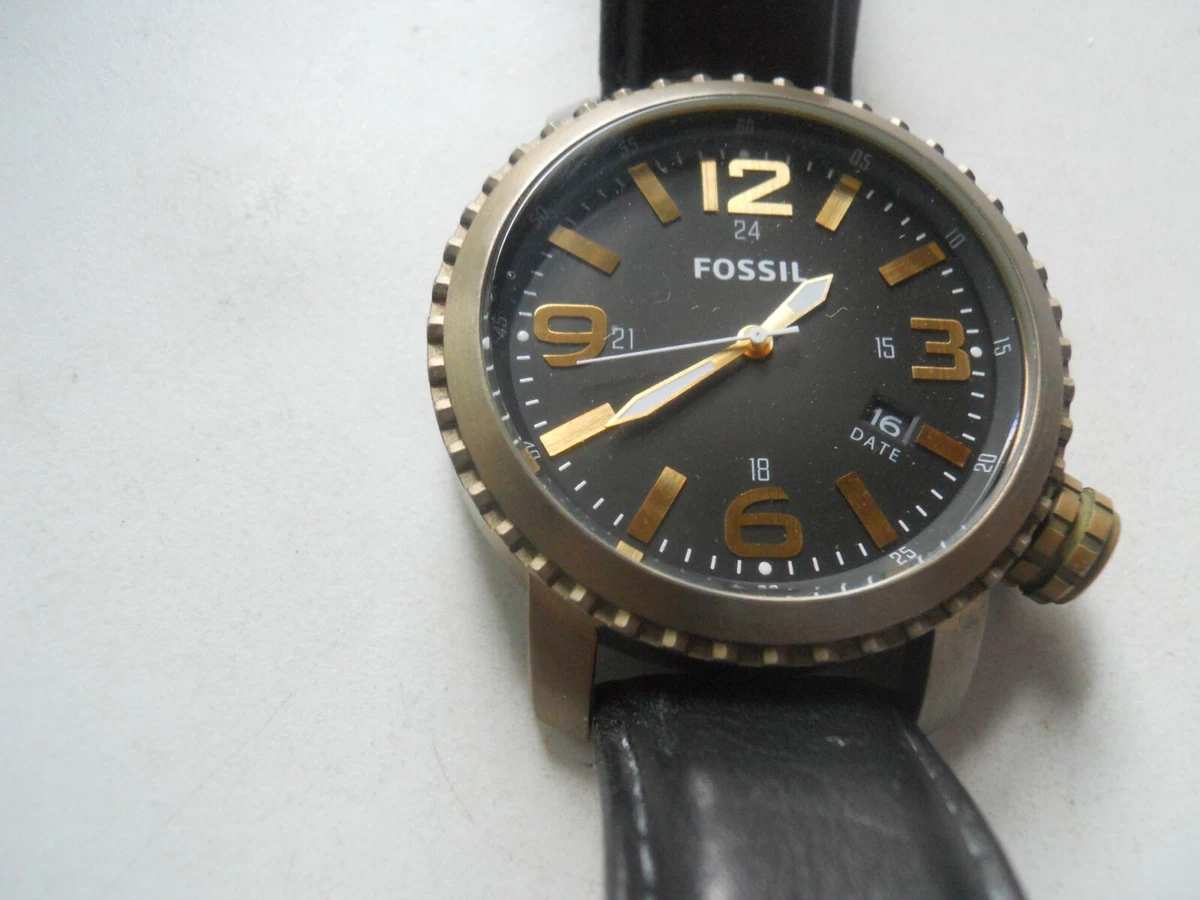 Fossil men s black leather quartz battery water resistant Analog watch.DE 1003