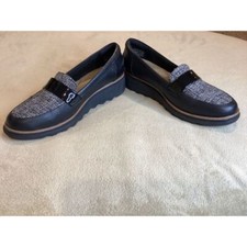 Size 8 Collection by Clarks Gracie black leather loafers with tweed upper