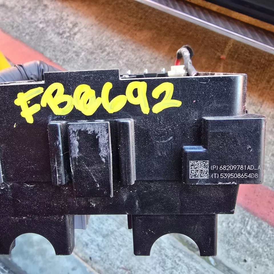 2015-2016 Chrysler 200 Fuse Box Junction Oem 68209781AD Module - Image 3 of 3