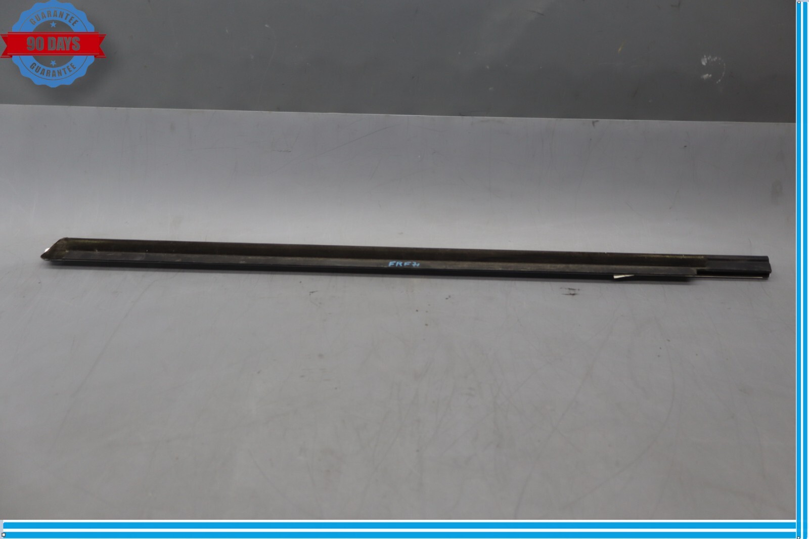 14-20 Maserati Ghibli S Front Right Passenger Side Door Window Belt Molding Oem