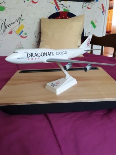 Boeing 747 Dragonair Cargo - Photo 1/5