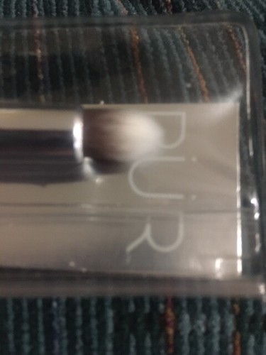 Pur Minerals Cosmetics Precision Crease Brush 5.25 in White Handle New - Picture 3 of 3