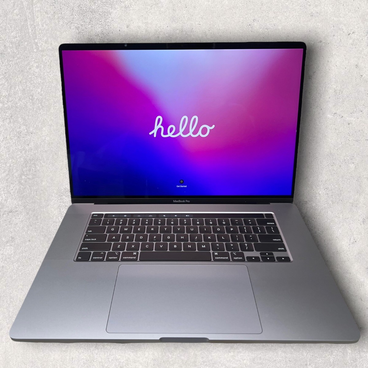 MacBook Pro 16” (2019) 2.4 GHz 8 Core, Intel i9, 32gb AMD Radeon
