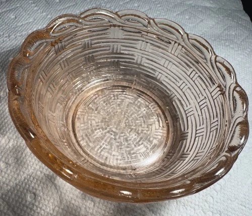 Collectible Vintage Small 5” Pink Depression Glass Lattice Basket Weave Bowl