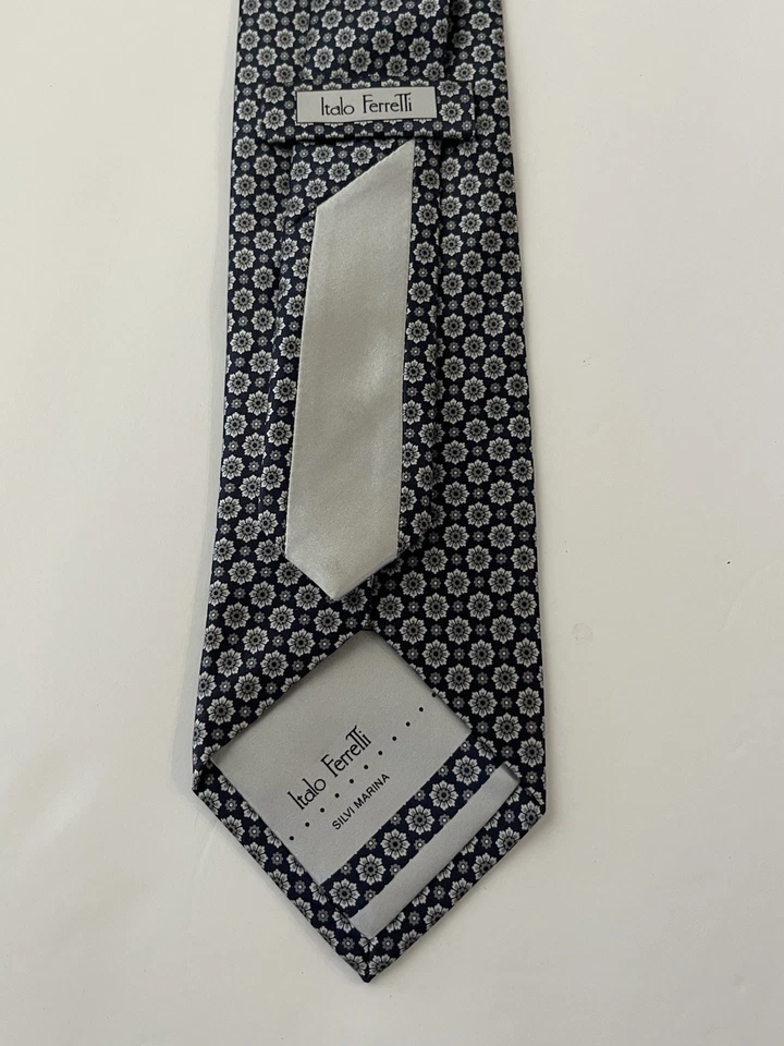 Corbata de seda Italio Ferretti Silvi Marina hecha a mano ITALIA geométrica azul marino/gris Foto 2 de 4