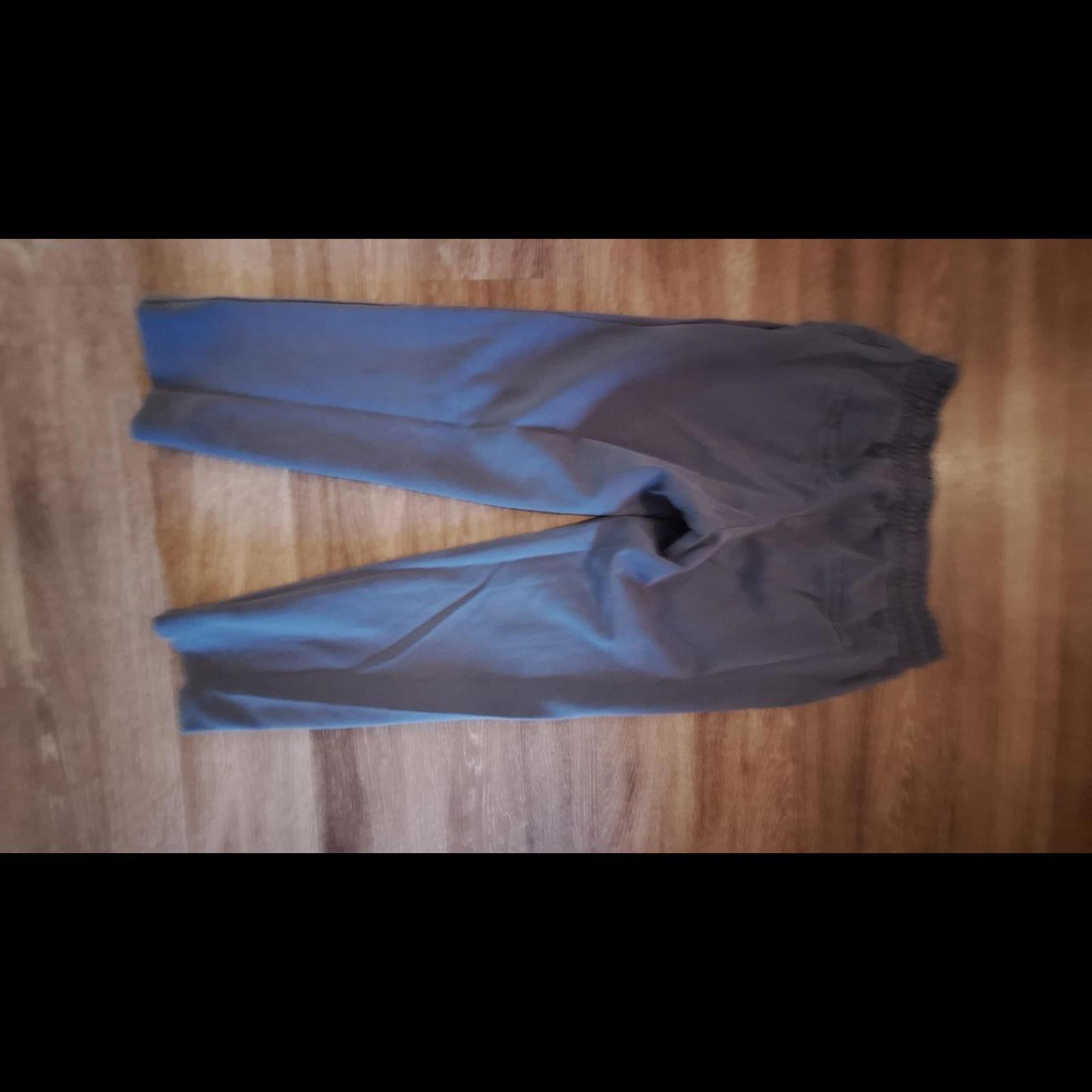 Comfortable Gray Sweatpants with Drawstring - image 6