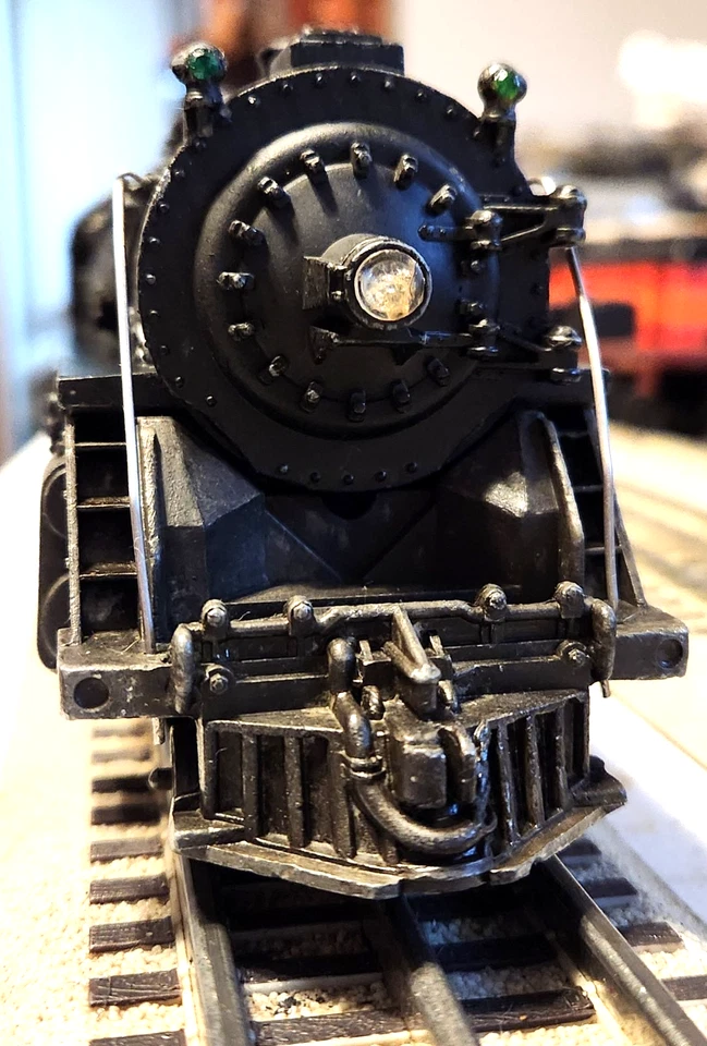 Lionel 2056 HUDSON LOCO AND 2046W TENDER IN GOOD CONDITION, RUNS WELL. - Image 4 of 4