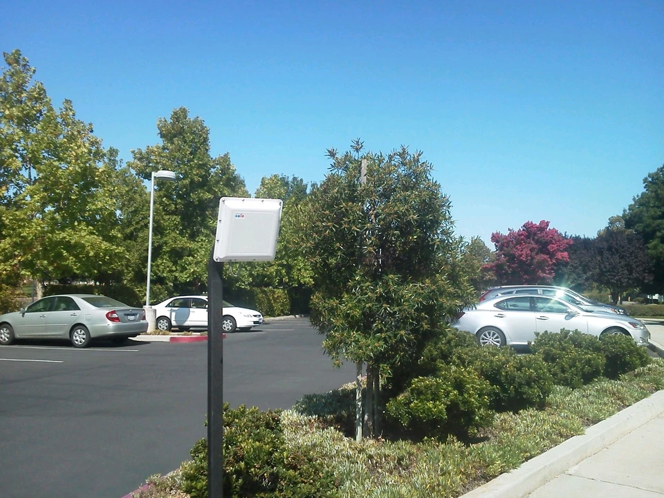 Lector de tarjetas de largo rango Awid Lr-3000 UHF Foto 2 de 2