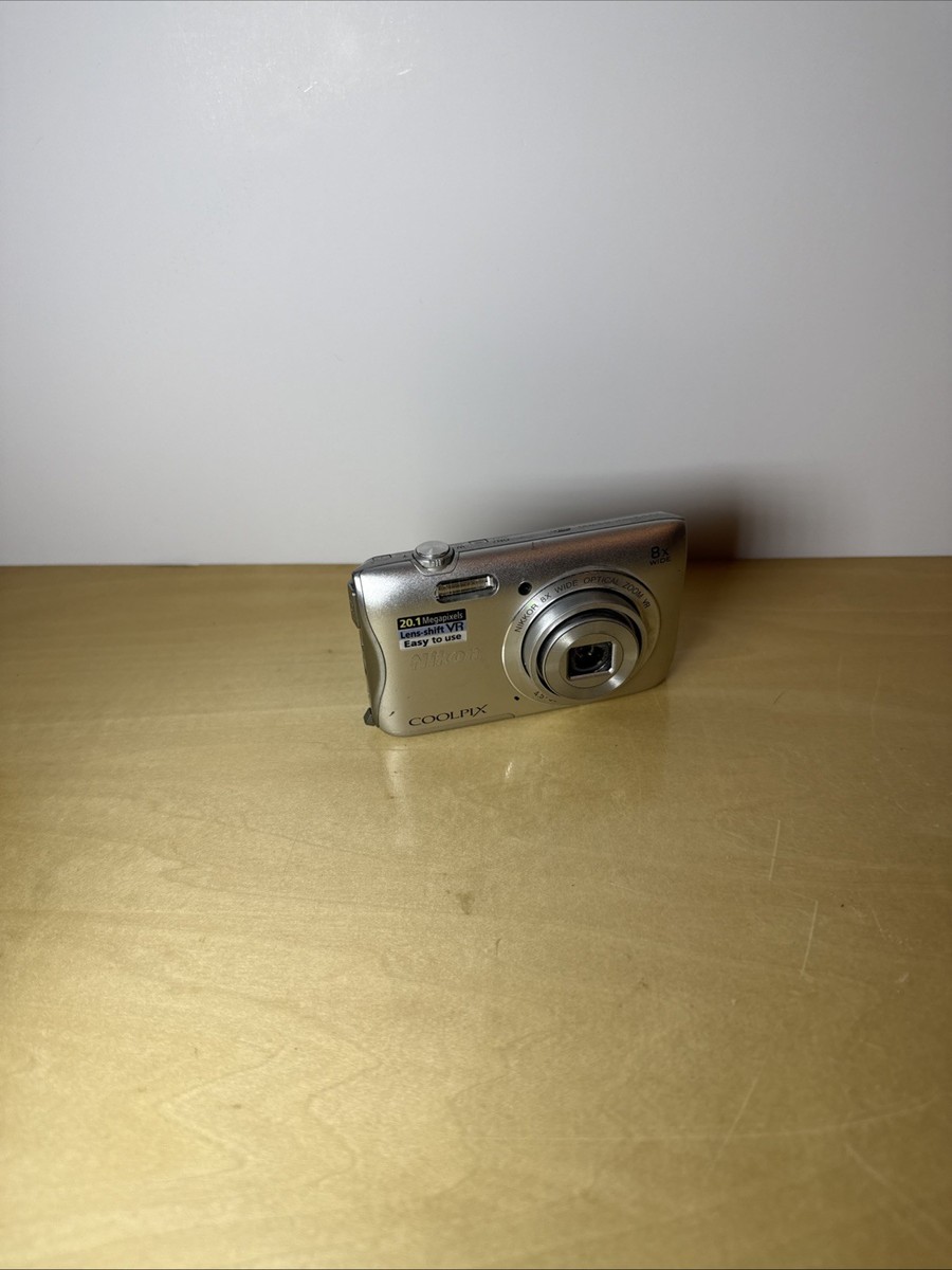Nikon Coolpix S3700 20.1MP 8x Optical Zoom Digital Camera **PARTS
