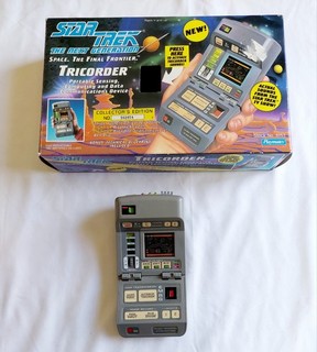 Vintage 1997 Playmates Star Trek Starfleet Medical Tricorder