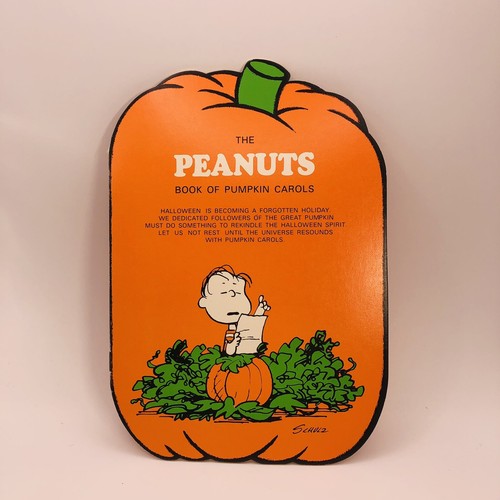 1966 Hallmark The PEANUTS Book Of Pumpkin Carols With Inscription 1977