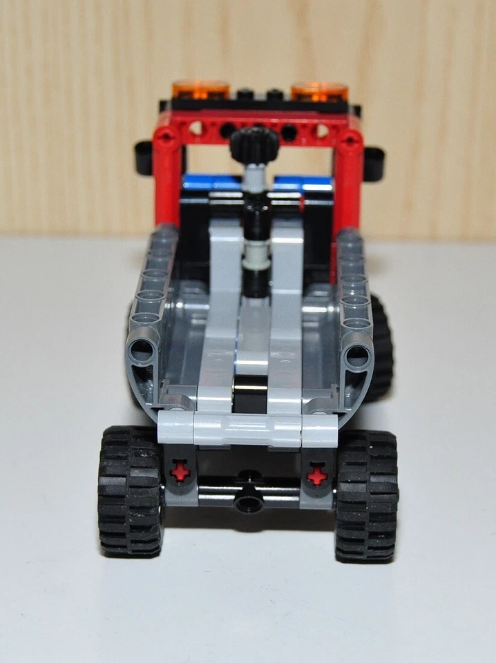 LEGO Technic 42084 Hook Loader, foto 4 di 5