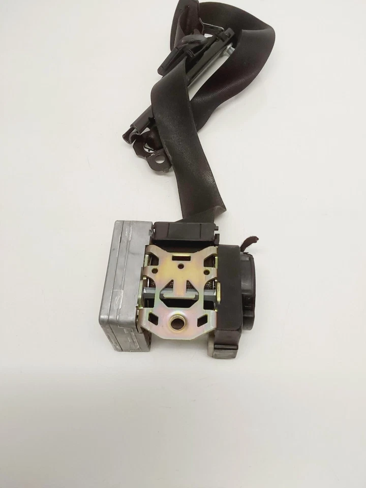 Mercedes-Benz C230 2006 conductor delantero izquierdo cinturón de seguridad retractor OEM 33015929F Foto 2 de 4