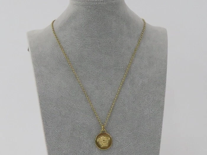 Versace gold round clearance chain pendant necklace