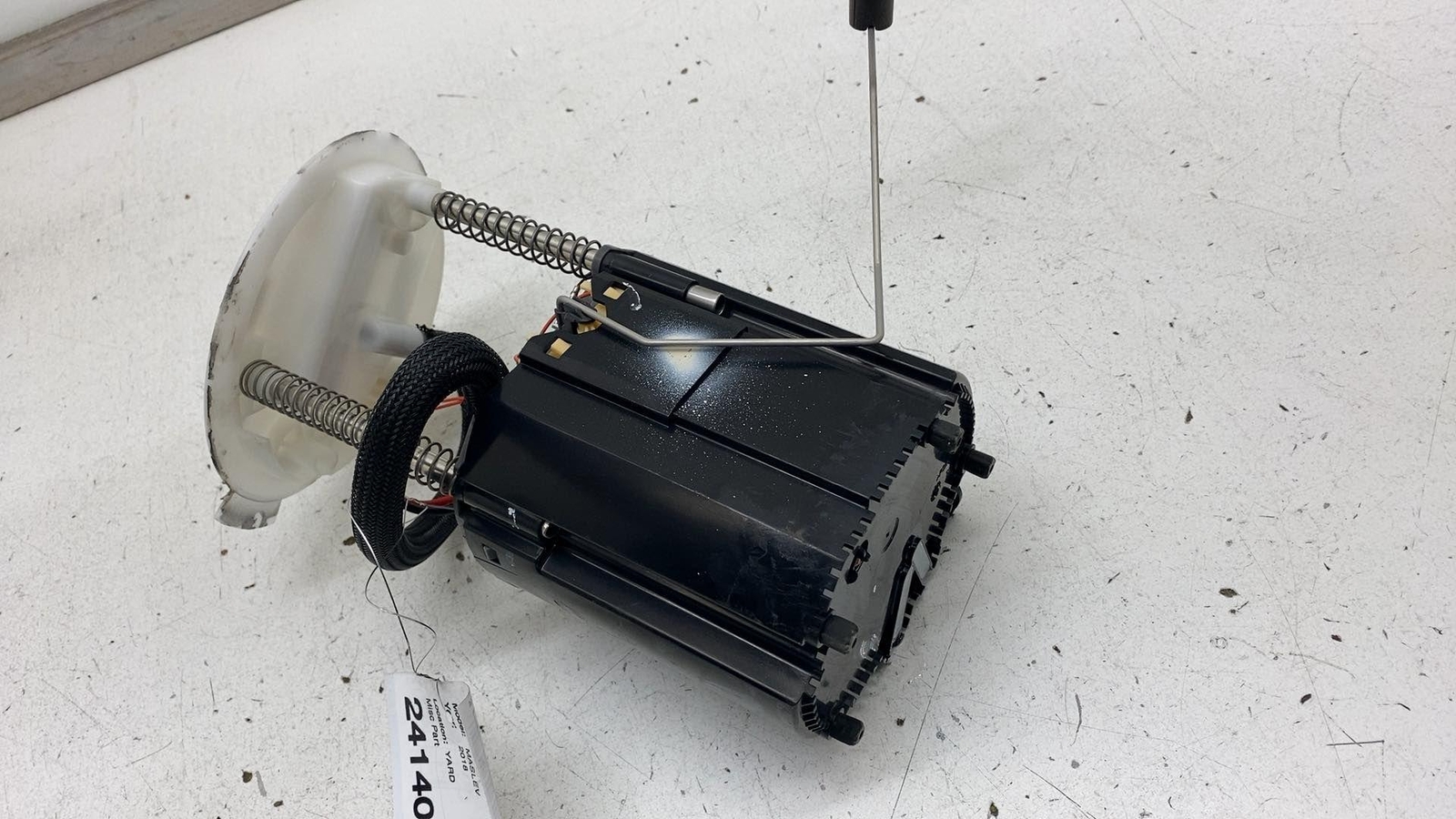 2017-2020 Maserati Levante Engine Motor Gas Fuel Pump w/ Level Sensor Assembly