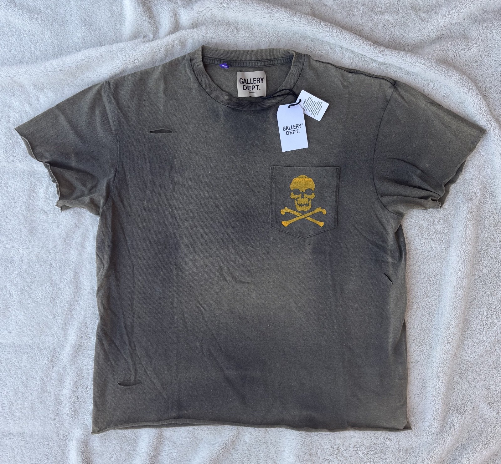 Gallery Dept. Olive Faded Pirate Bones Distressed Tee - Medium - Authentic - New