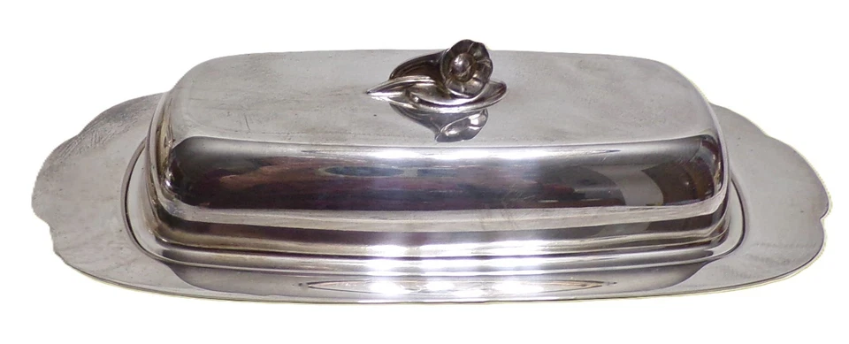 Silver Plated Dinnerware, Covered Butter Dish with Crystal Glass Insert - Image 4 of 4