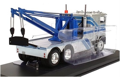 Greenlight 1/43 Scale 86632 - 1984 Freightliner FLA 9664 Tow Truck