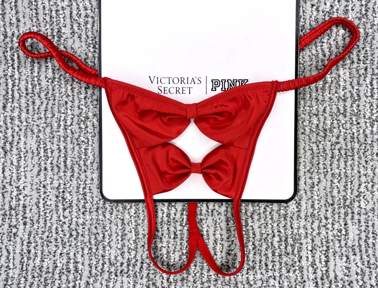 Braguita Victoria's Secret Dream Angels NUEVA CON ETIQUETAS Mediana Roja Satinada Lazo Entrepierna Cuerda en V