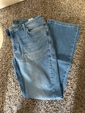 Lee mid-rise regular fit bootcut jeans. Size 14. Stretch