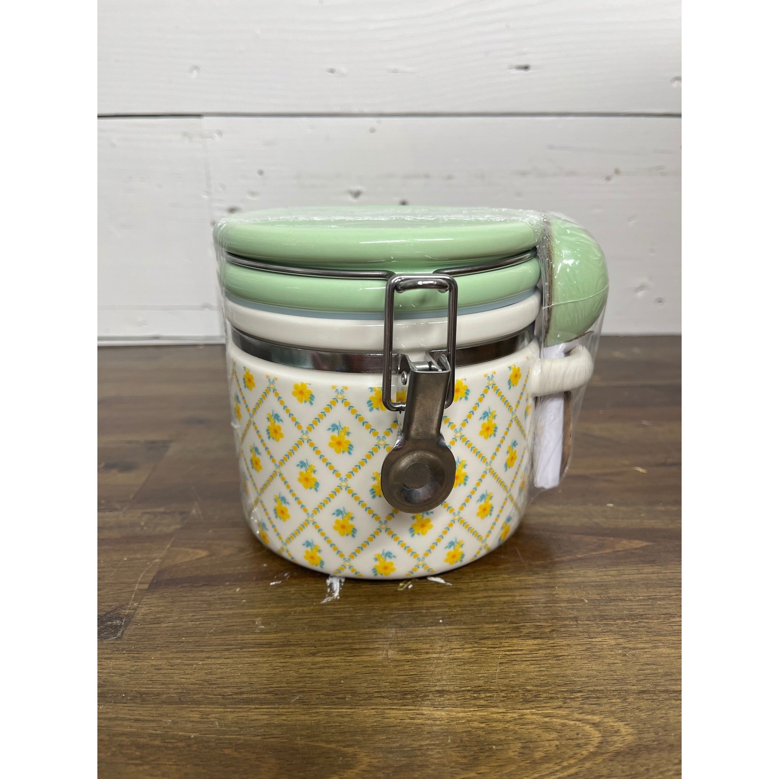 The Pioneer Woman Floral Trellis Stoneware Canister with Scoop Mint Green Lid