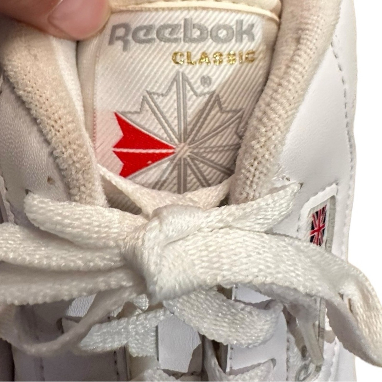 Reebok Classic White Leather Sneakers in a Womens Size 10 thumbnail 7