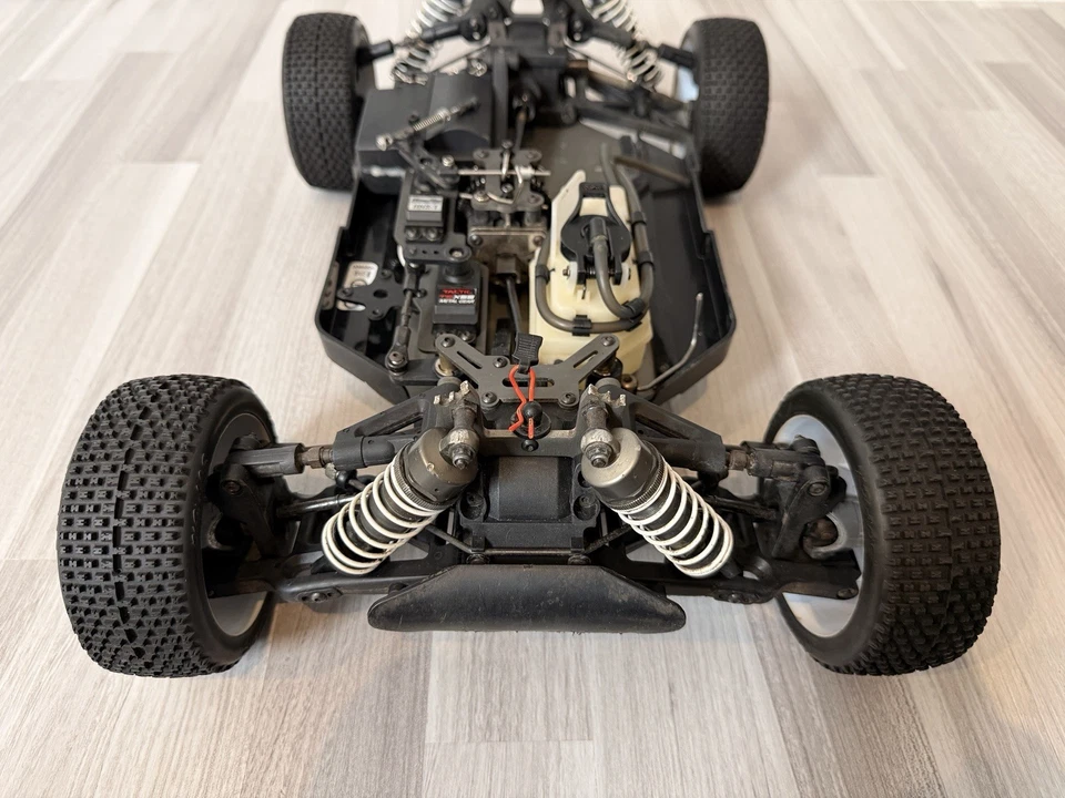 Jamara Ultra LX2 1:8 Verbrenner Buggy HongNor - Roller mit Servos - Nitro - Bild 2 von 4