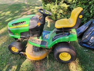 John Deere x120 ride on mower