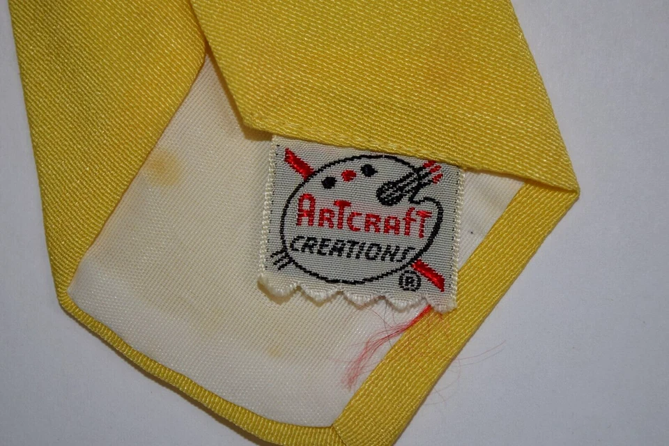 Corbata de cuello de colección artesanía años 40 50 pintada a mano cabeza de caballo sobre corbata amarilla 50,5" x 3,75" Foto 4 de 4