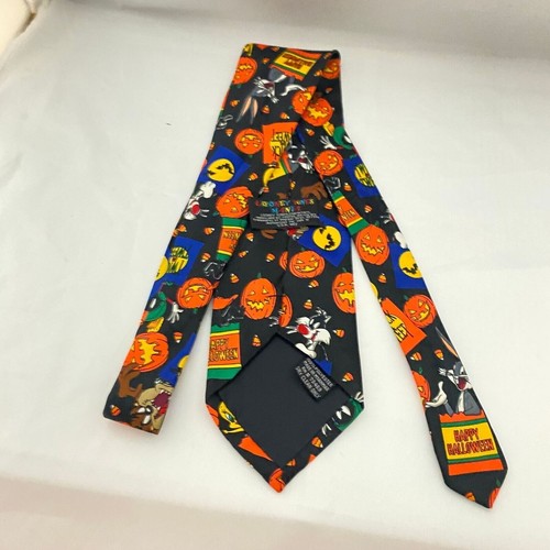 #5593 Looney Tunes Mania Novelty Halloween Themed Necktie, Tie - Picture 9 of 11